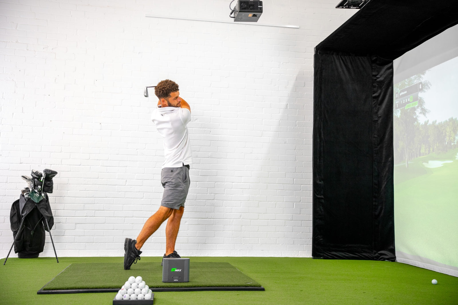 GolfBays Lux Golf Simulator Sla-omheining